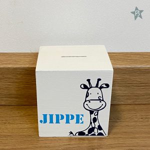 Houten spaarpot met naam en giraffe