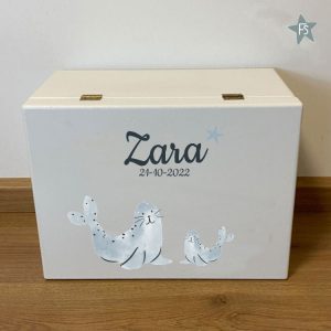 Herinneringen kist met naam en zeehondjes