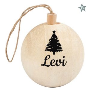Houten kerstbal met naam en kerstboom