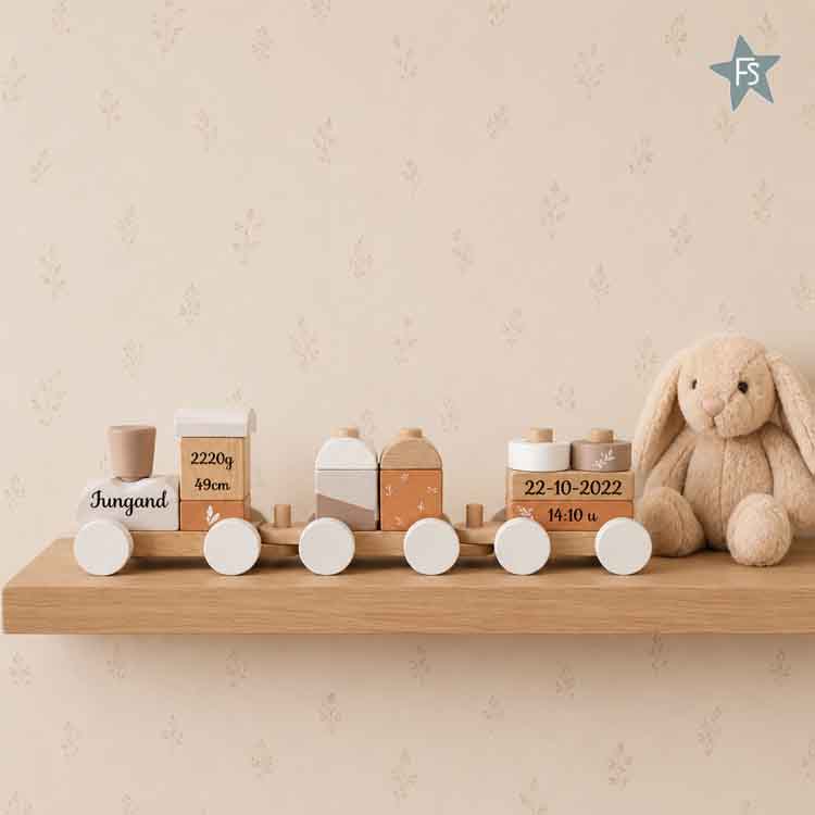 Label Label Nougat Houten Speelgoed Trein (met naam en geboortegegevens )
