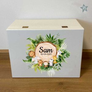 Herinneringen kist met naam en boomstam jungle