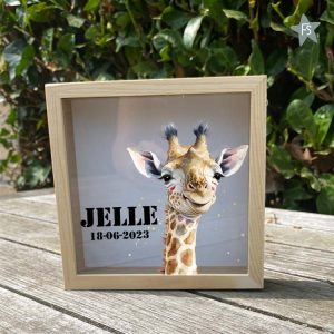 Houten Spaarpot met naam en giraffe