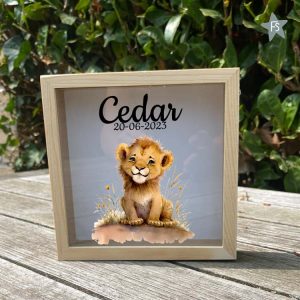 Houten Spaarpot met naam en leeuwtje