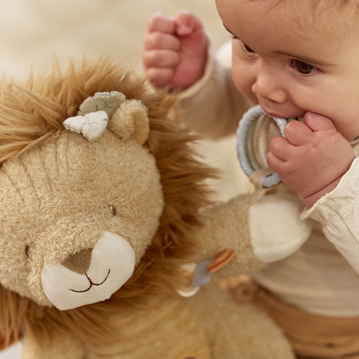 Little Dutch Activiteitenknuffel Leeuw - Geel Safari Friends ( met naam ) - Afbeelding 4
