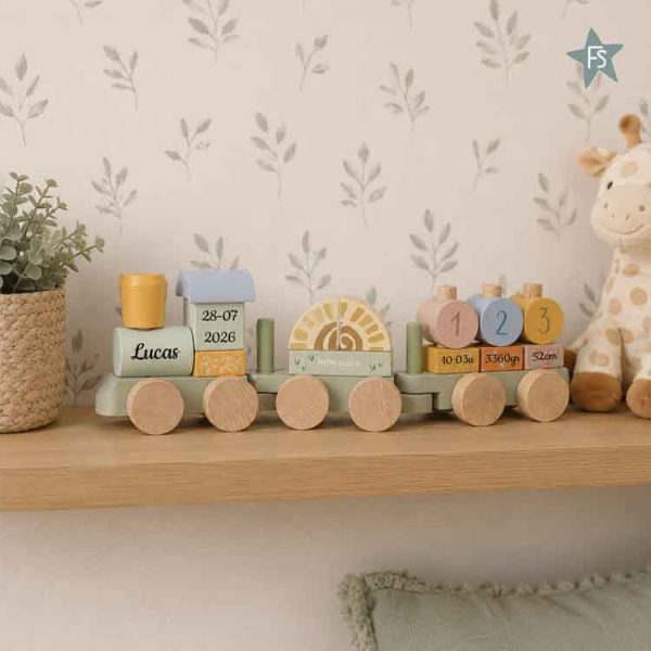 Kraamcadeau met naam | Little Dutch Houten Blokkentrein - safari friends ( met naam en geboortegegevens)